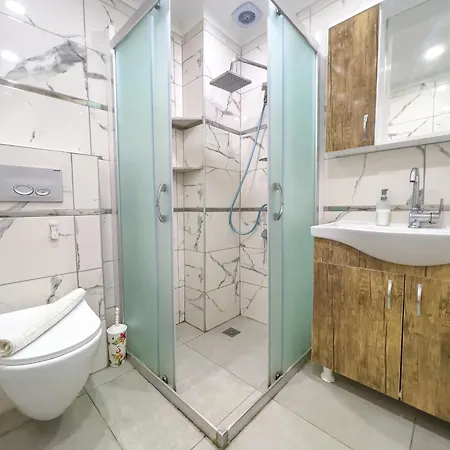 Nehir アパート フェティエ