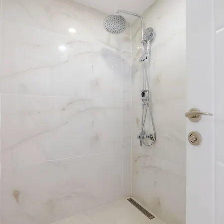 Apartman Nehir *